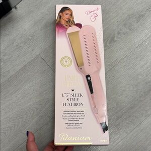 Paris Hilton Pink Sleek Style Flat Iron